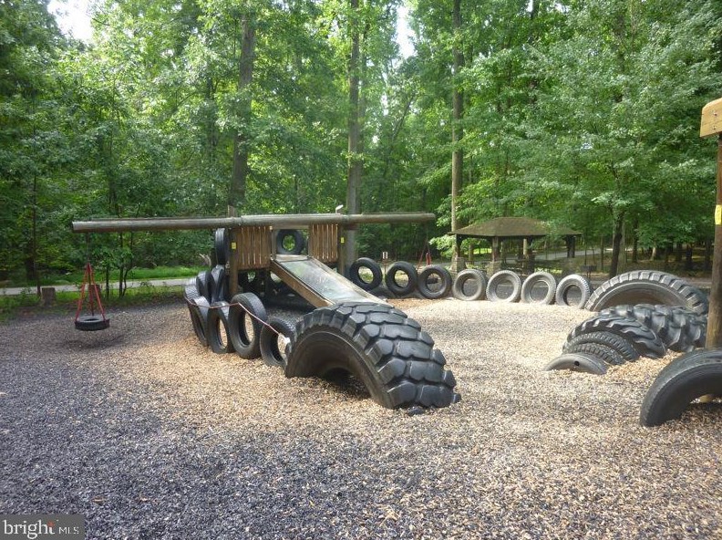 1602 Idlewilde Ave, Baltimore MD 21228-5605 exterior