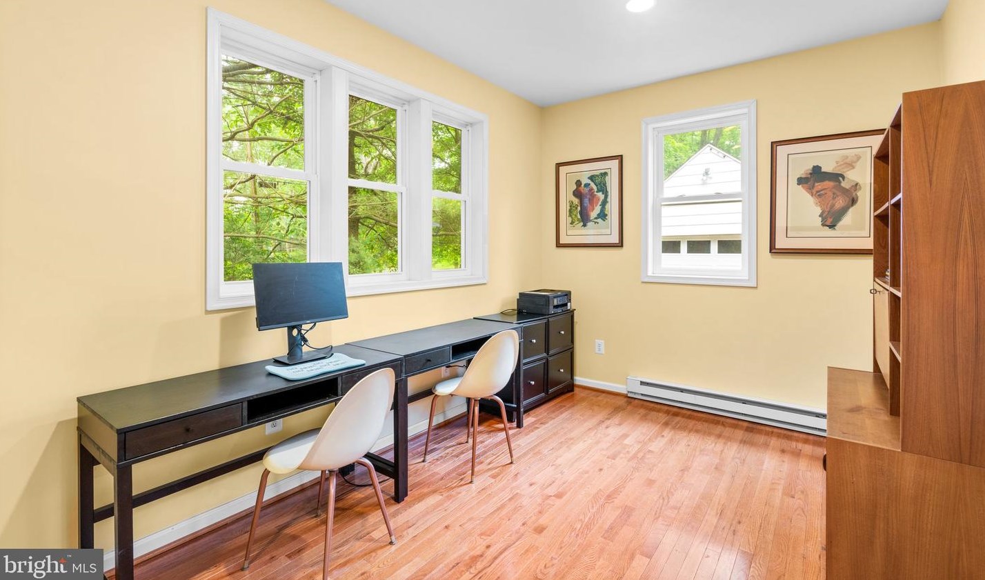 1602 Idlewilde Ave, Baltimore MD 21228-5605 exterior