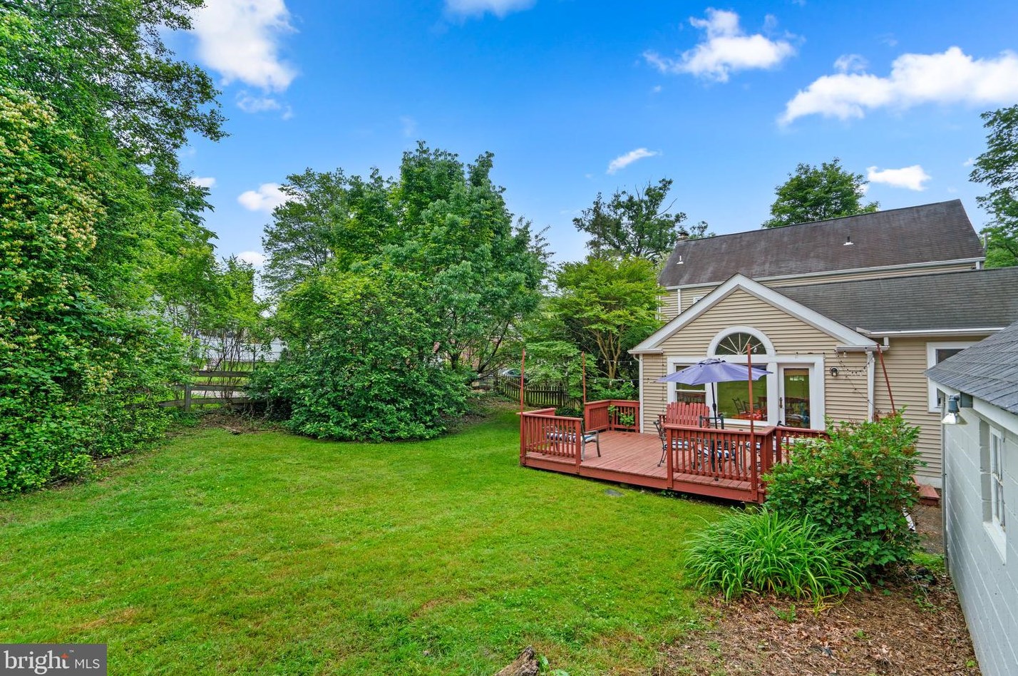 1602 Idlewilde Ave, Baltimore MD 21228-5605 exterior