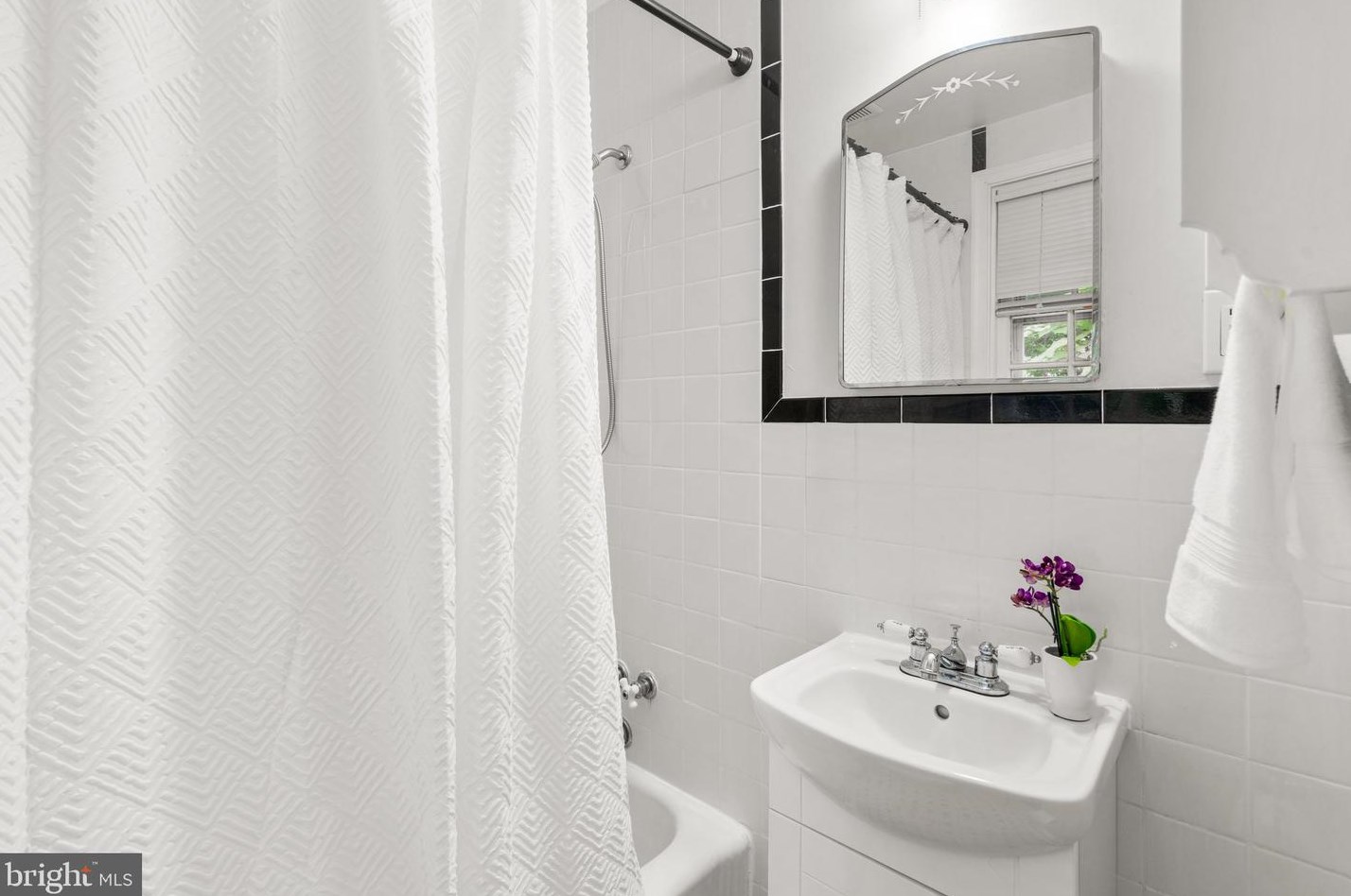 1602 Idlewilde Ave, Baltimore MD 21228-5605 exterior