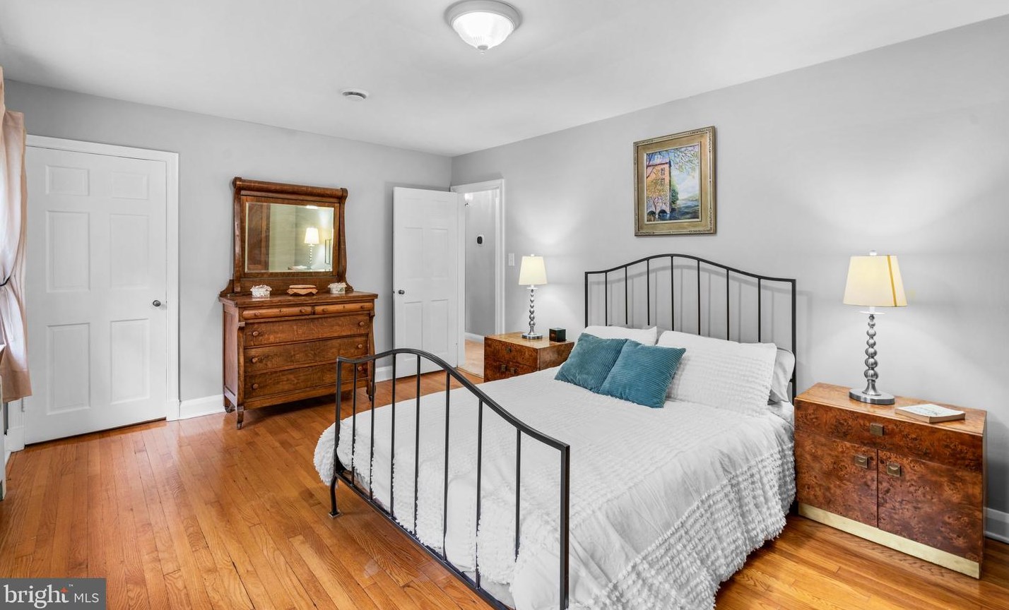 1602 Idlewilde Ave, Baltimore MD 21228-5605 exterior