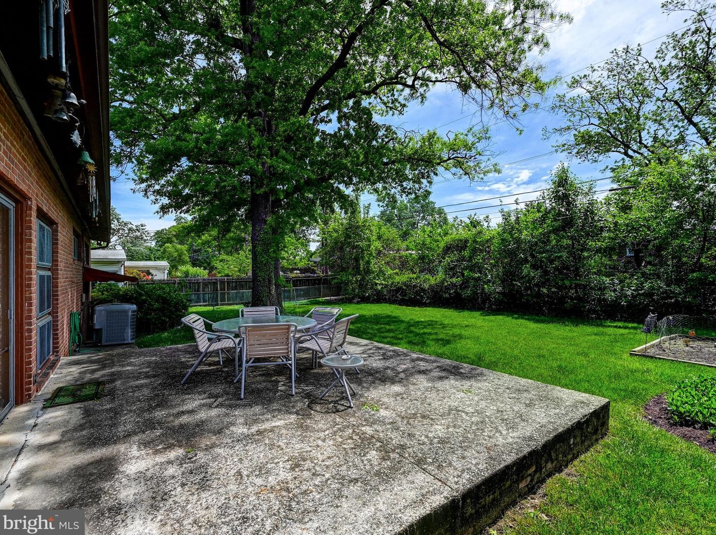 2417 Hunt Dr, Baltimore MD 21209-1547 exterior