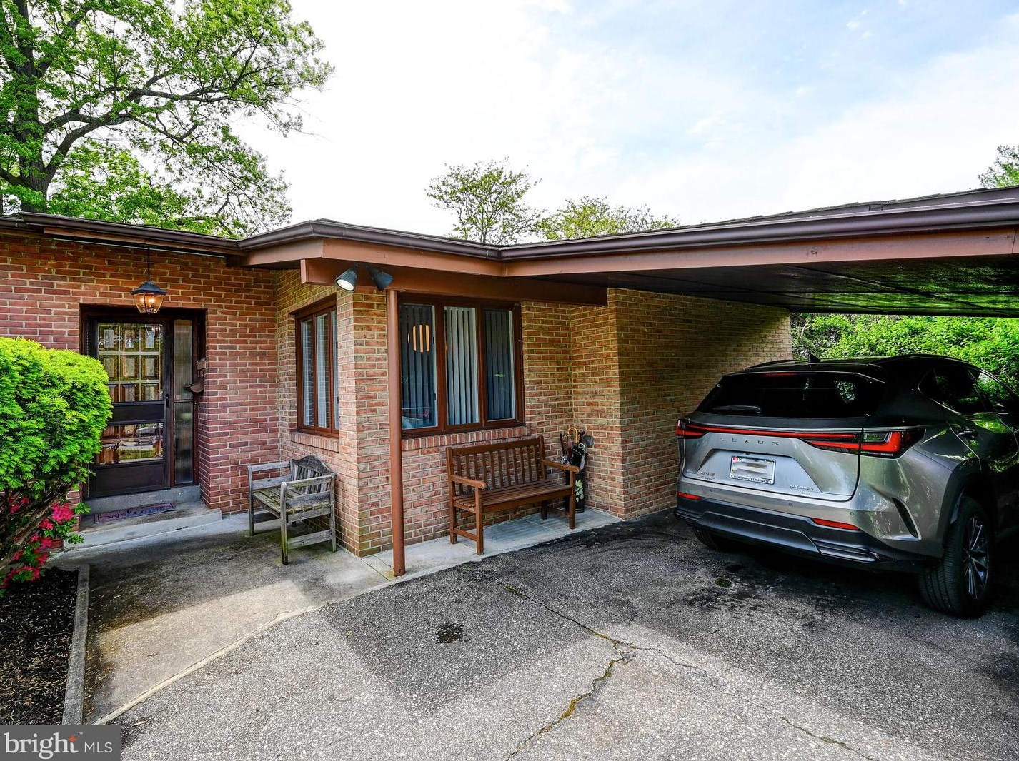 2417 Hunt Dr, Baltimore MD 21209-1547 exterior