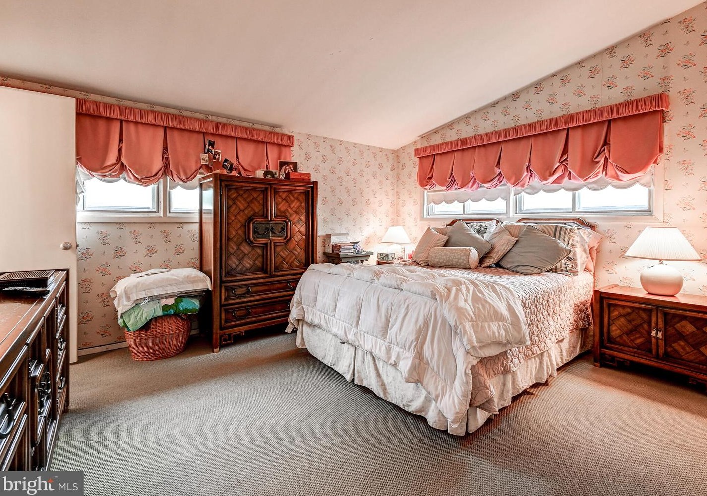 2417 Hunt Dr, Baltimore MD 21209-1547 exterior