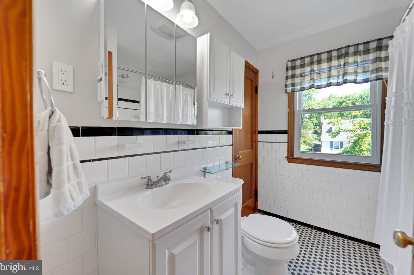 1251 Oakland Ter Rd, Baltimore MD  21227-2845 exterior