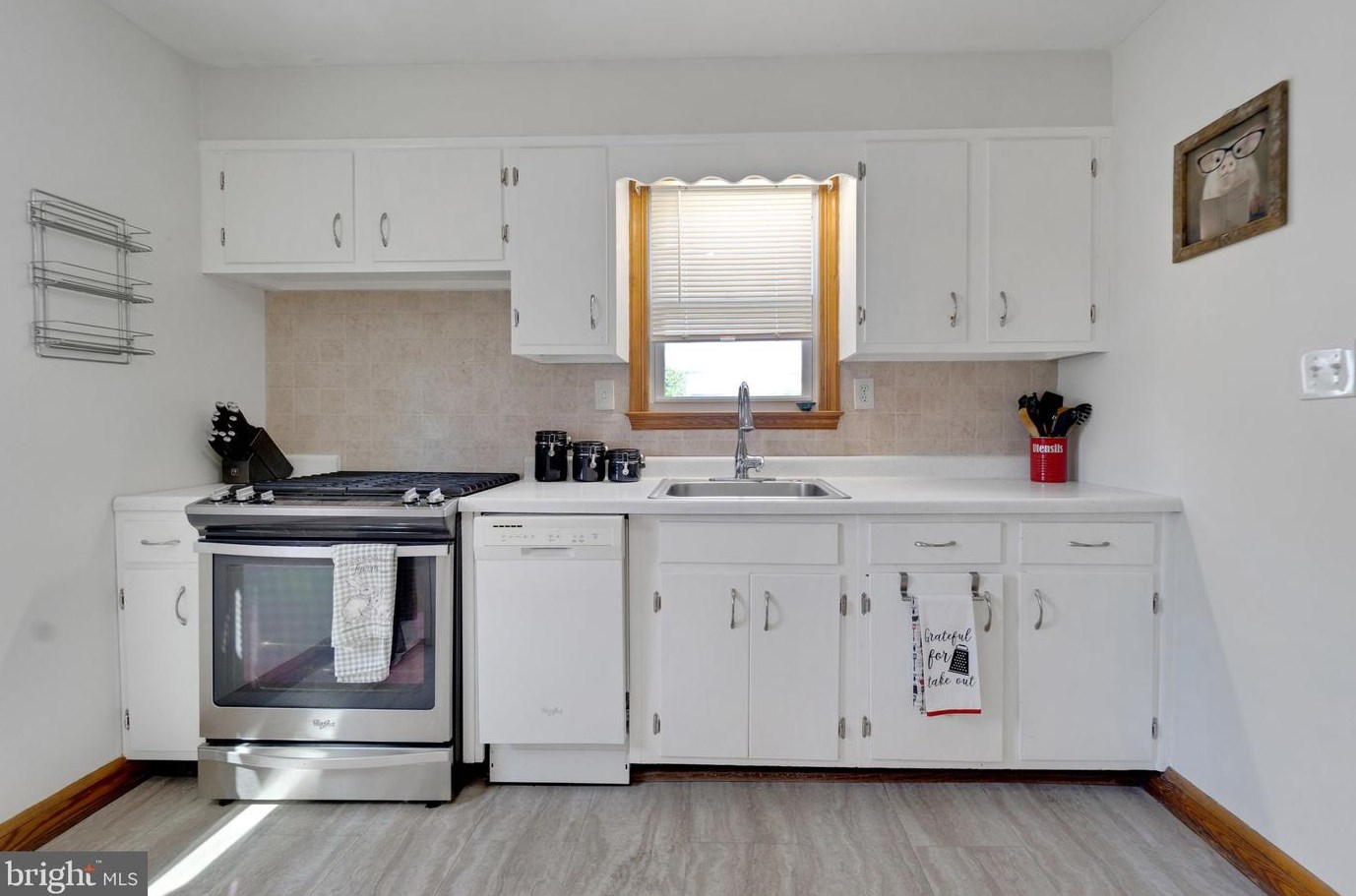 1251 Oakland Ter Rd, Baltimore MD  21227-2845 exterior