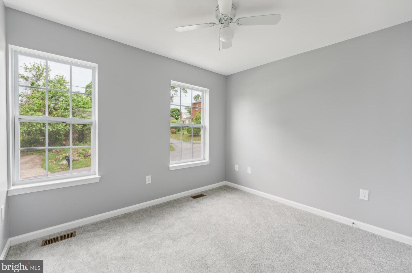 5902 Hilltop Ave, Baltimore MD  21221-3041 exterior