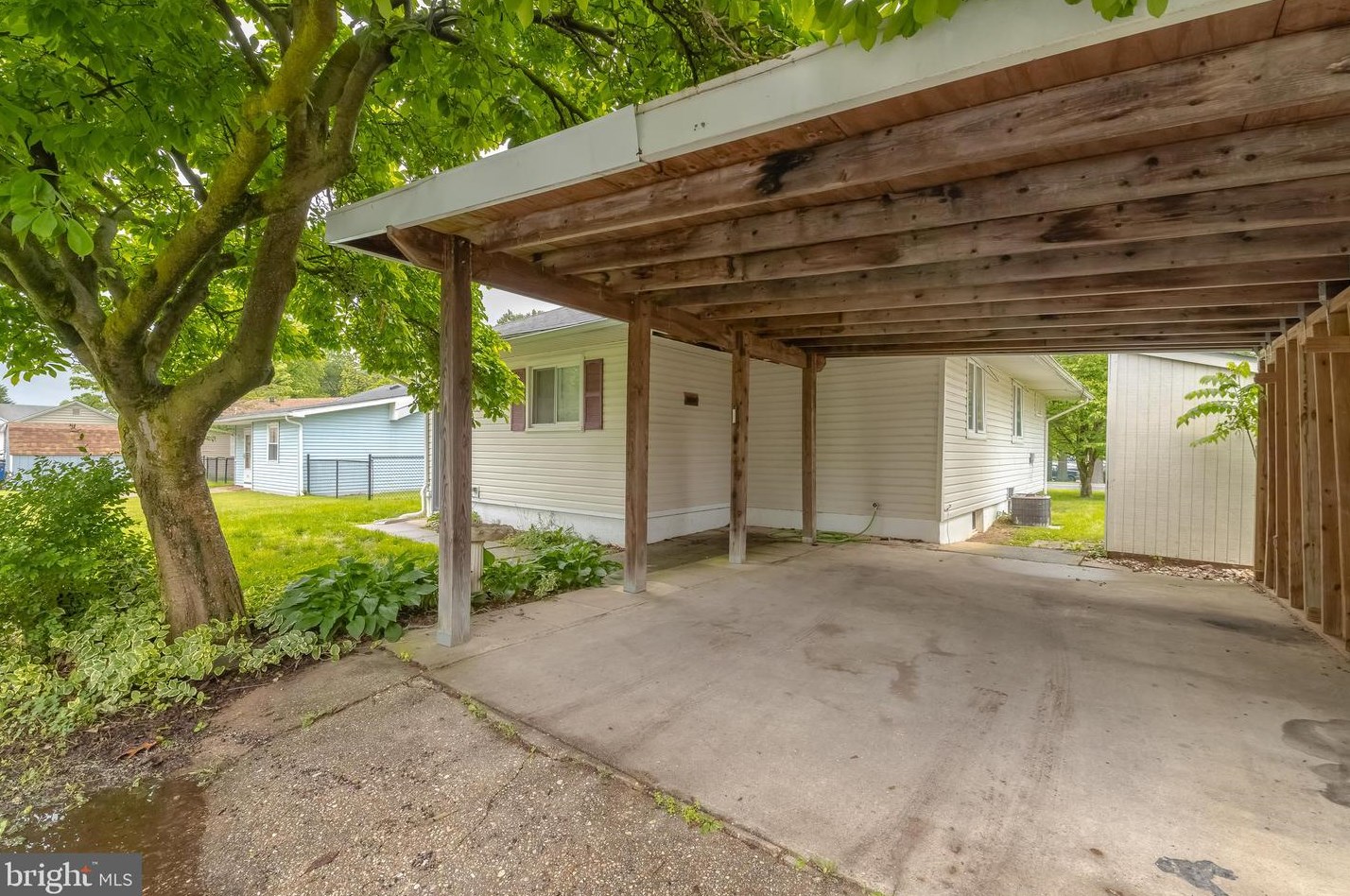 1304 Wilson Point Rd, Baltimore MD 21220-5514 exterior