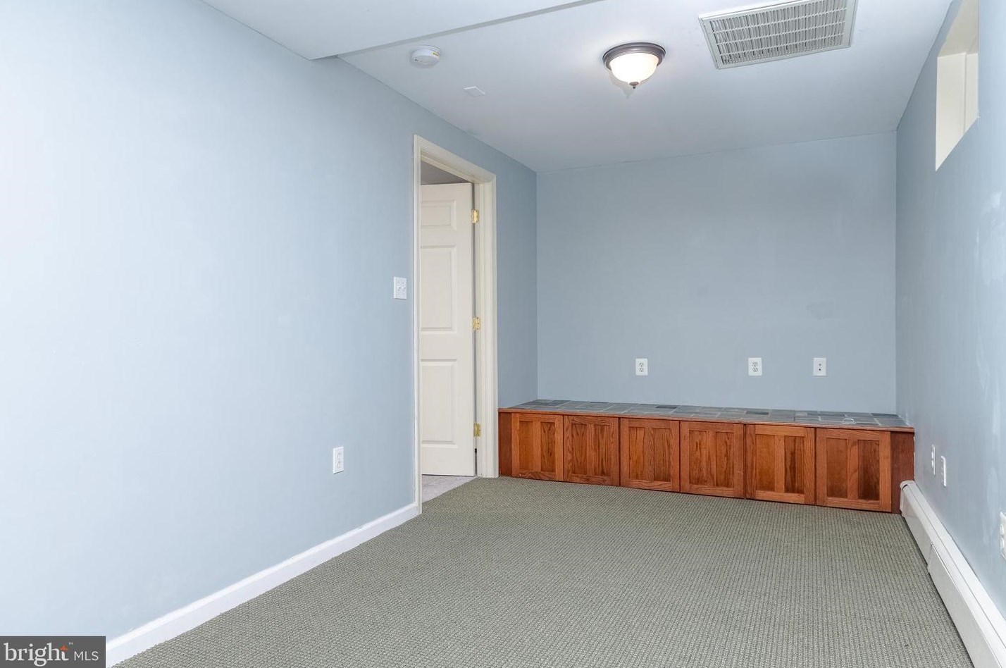 1304 Wilson Point Rd, Baltimore MD 21220-5514 exterior