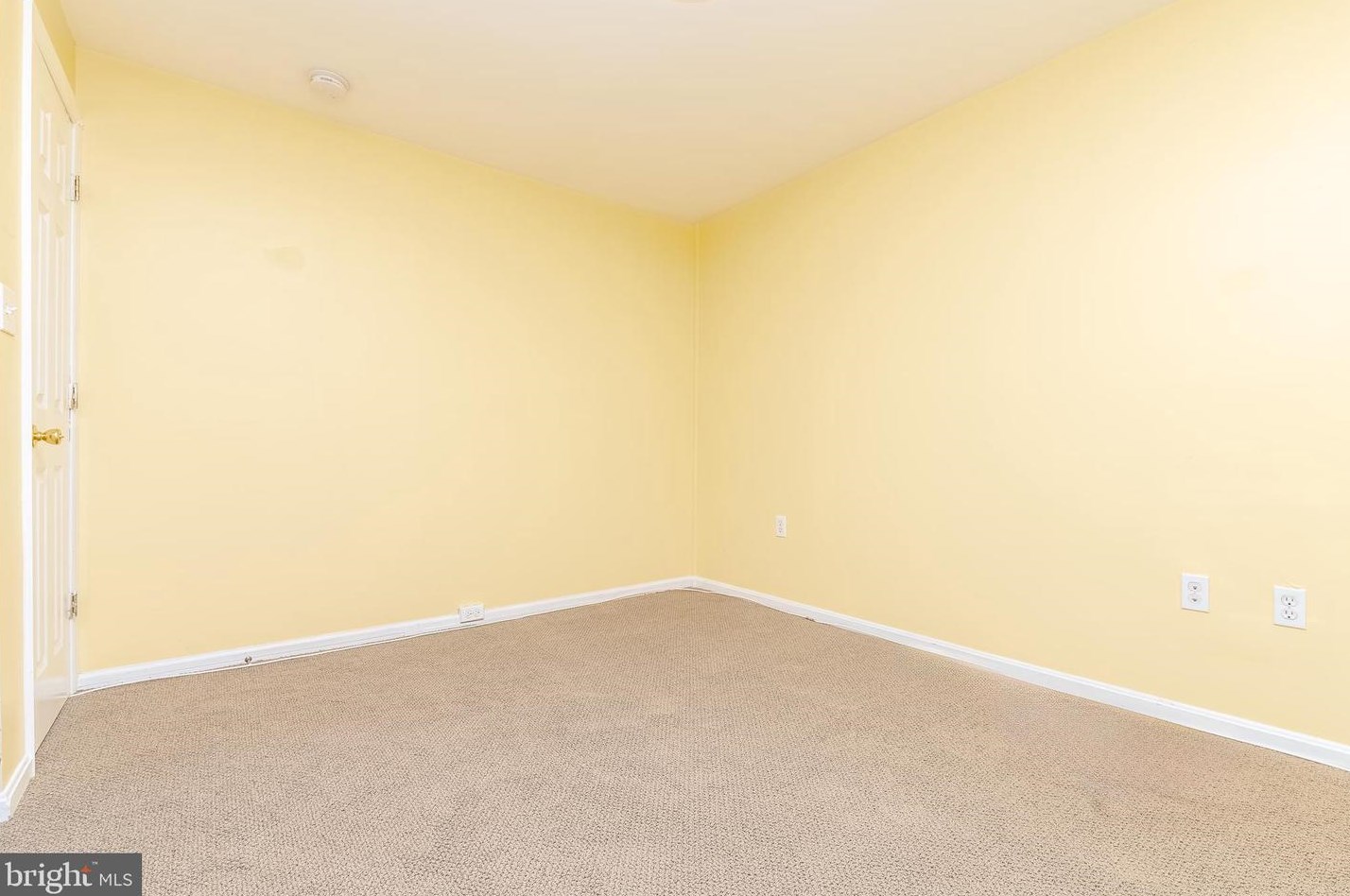 1304 Wilson Point Rd, Baltimore MD 21220-5514 exterior