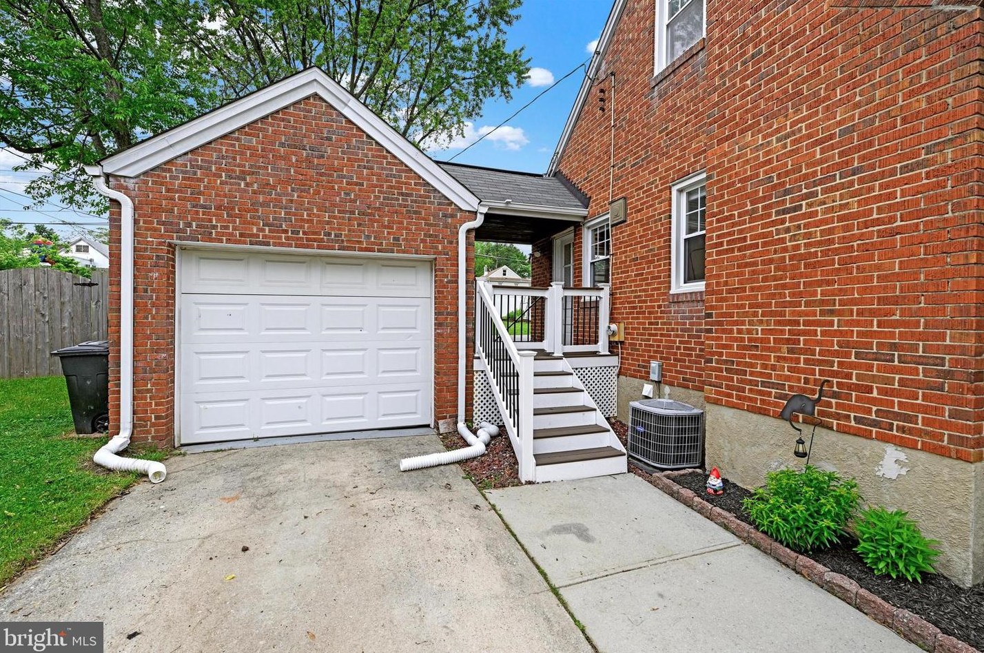 8710 Maravoss Ln, Baltimore MD  21234-4726 exterior
