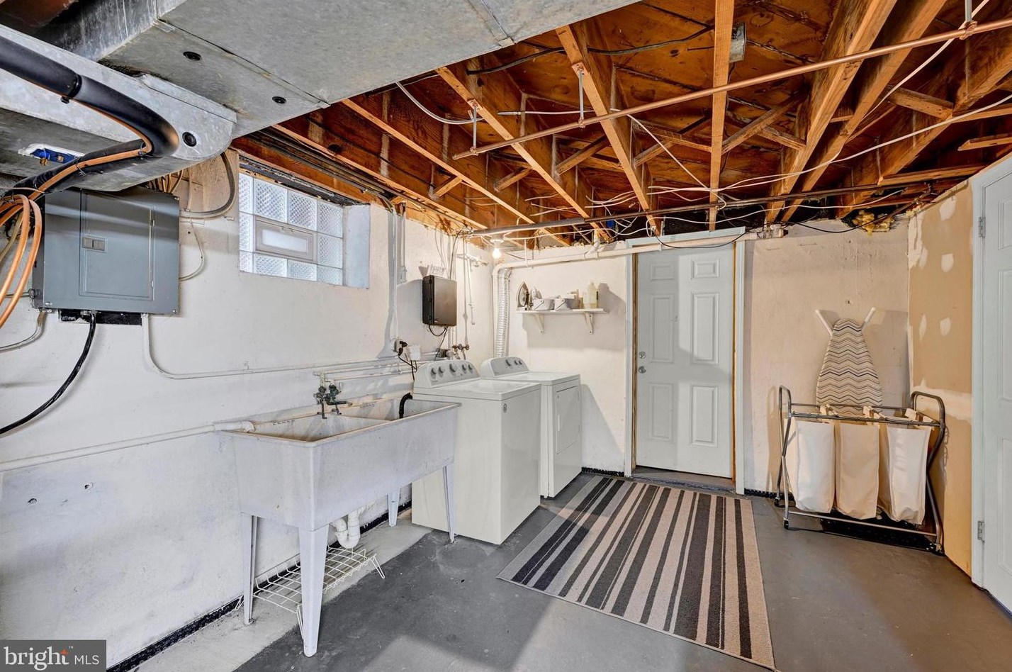 8710 Maravoss Ln, Baltimore MD  21234-4726 exterior