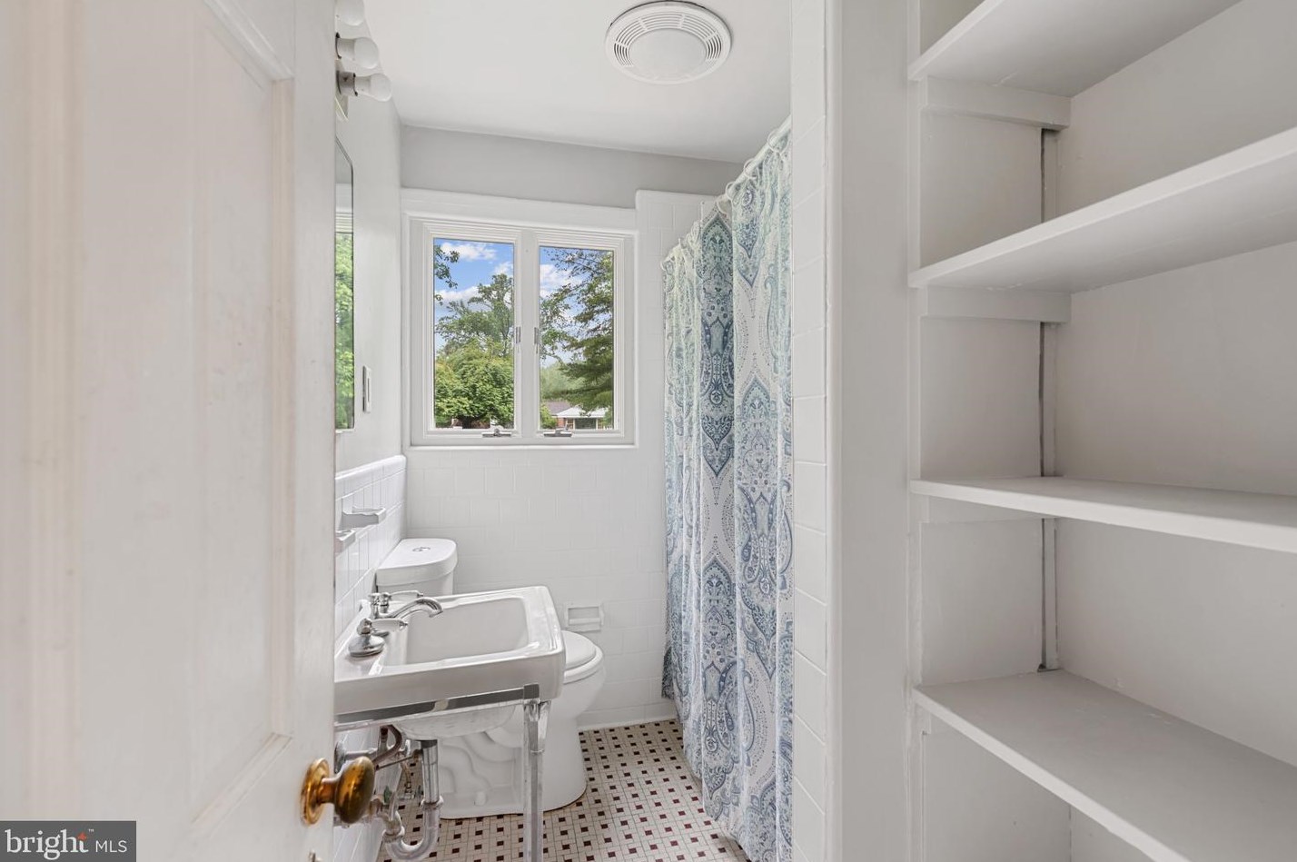 716 Seminary Ave, Baltimore MD  21286-1538 exterior