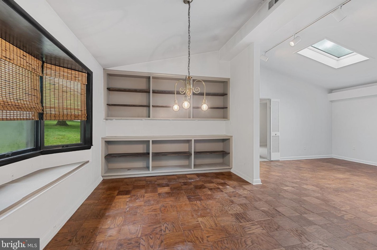 716 Seminary Ave, Baltimore MD  21286-1538 exterior