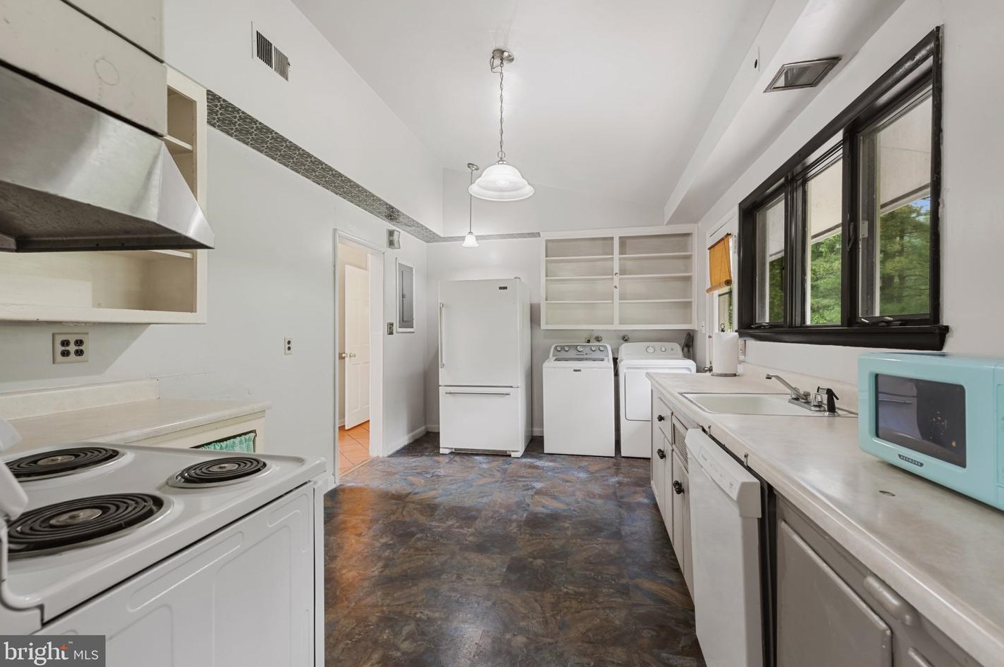 716 Seminary Ave, Baltimore MD  21286-1538 exterior