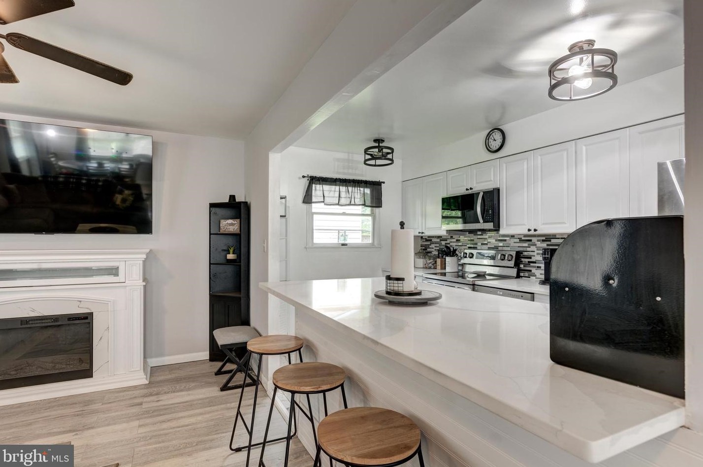 319 Stafford Dr, Baltimore MD  21228-3641 exterior