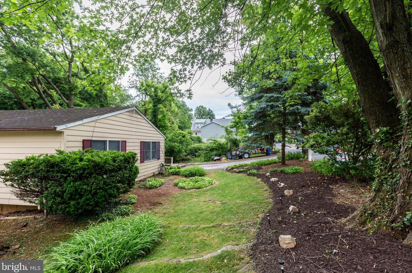 319 Stafford Dr, Baltimore MD  21228-3641 exterior