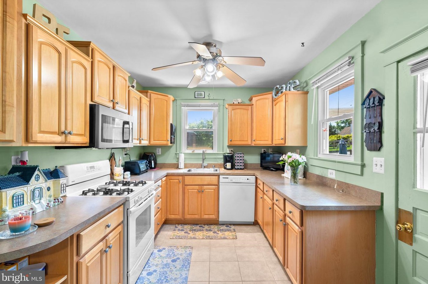 5576 Ashbourne Rd, Baltimore MD 21227-2814 exterior