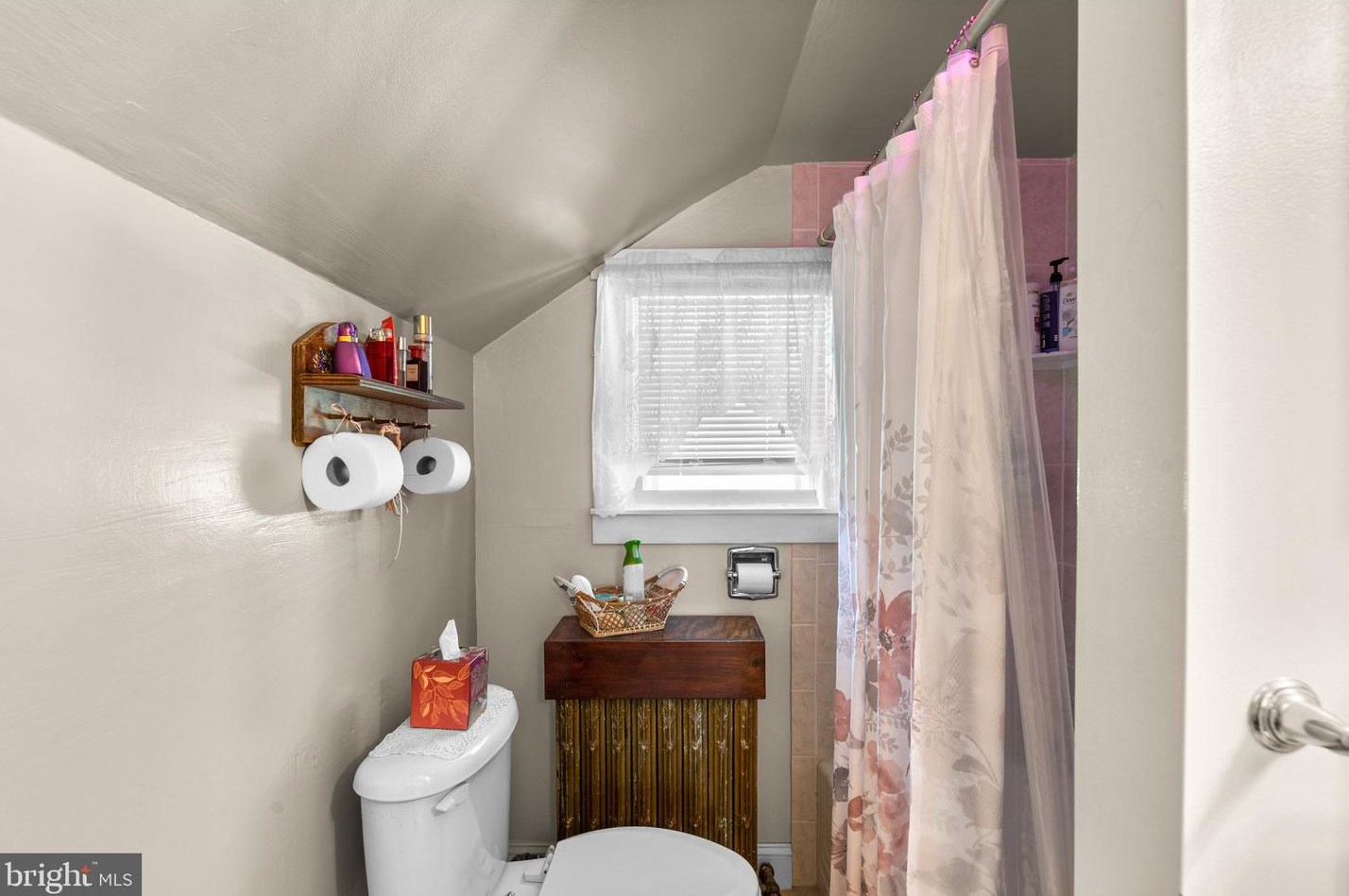 5576 Ashbourne Rd, Baltimore MD 21227-2814 exterior