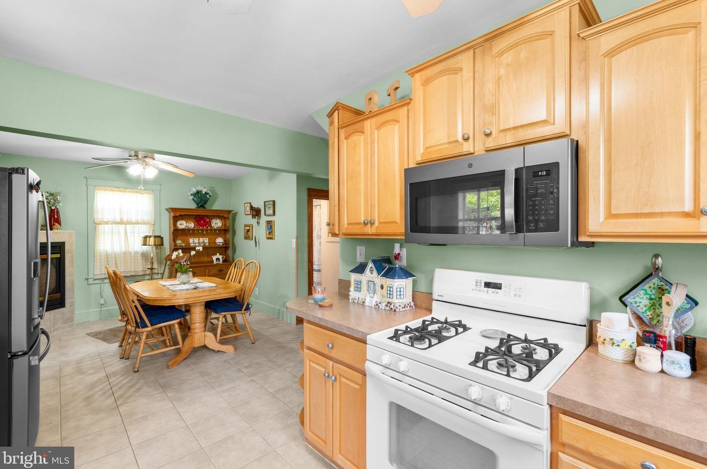 5576 Ashbourne Rd, Baltimore MD 21227-2814 exterior