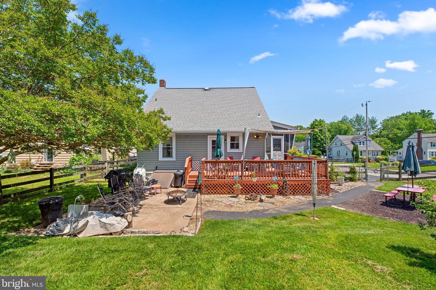 5576 Ashbourne Rd, Baltimore MD 21227-2814 exterior