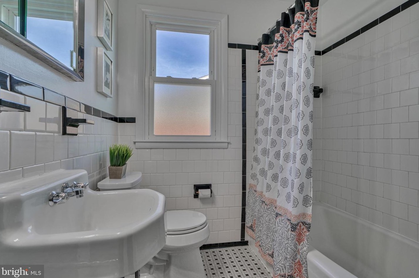 8808 Richmond Ave, Baltimore MD 21213-1145 exterior