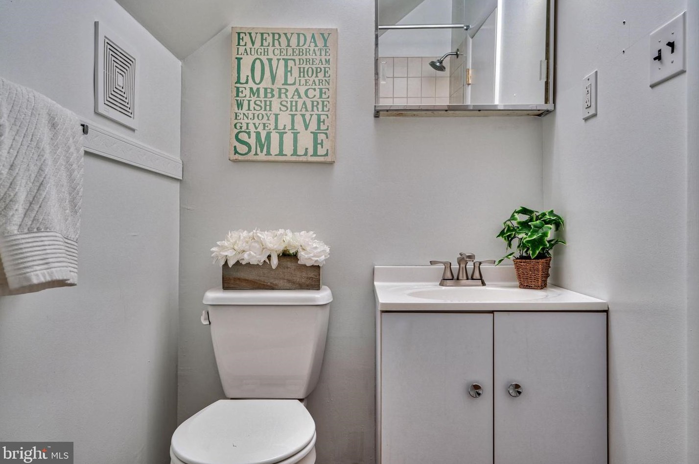 8808 Richmond Ave, Baltimore MD 21213-1145 exterior