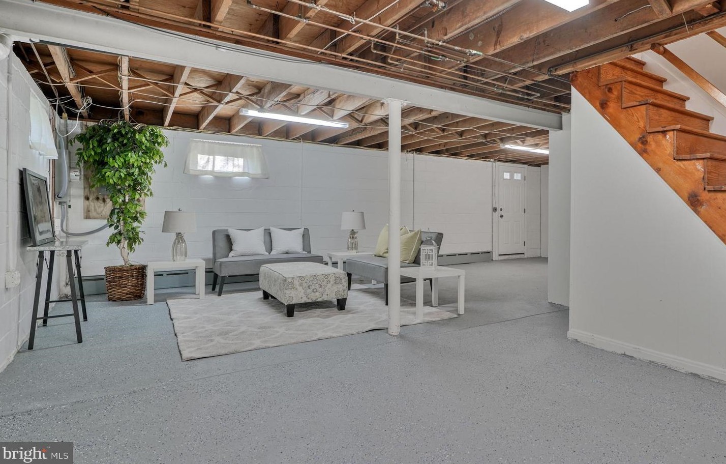 8808 Richmond Ave, Baltimore MD 21213-1145 exterior