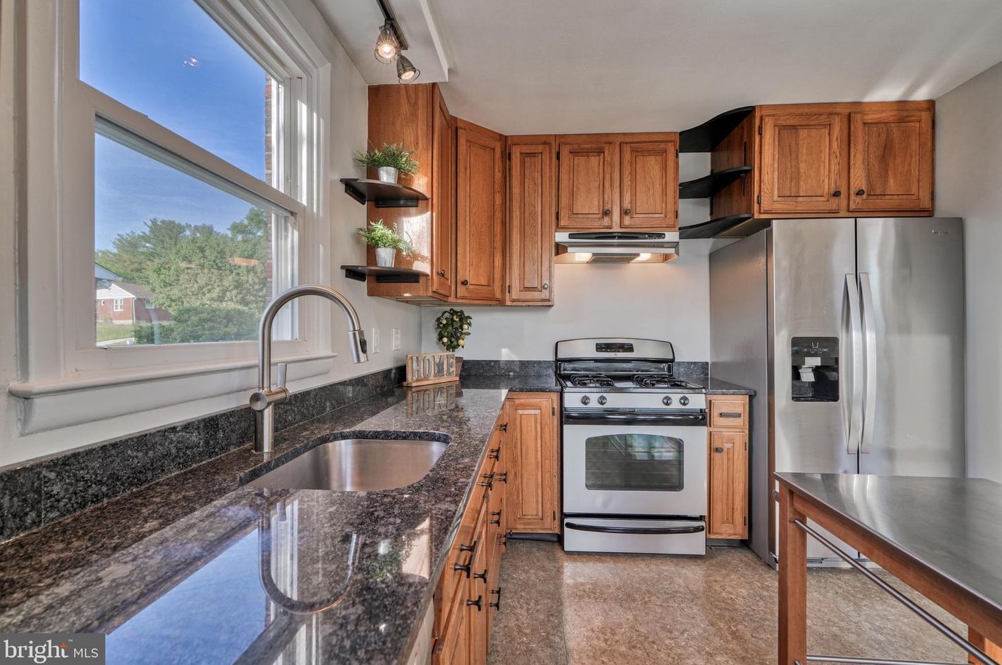 8808 Richmond Ave, Baltimore MD 21213-1145 exterior