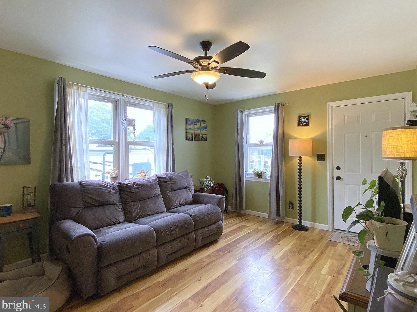 404 Taylor Ave, Baltimore MD 21228-2200 exterior