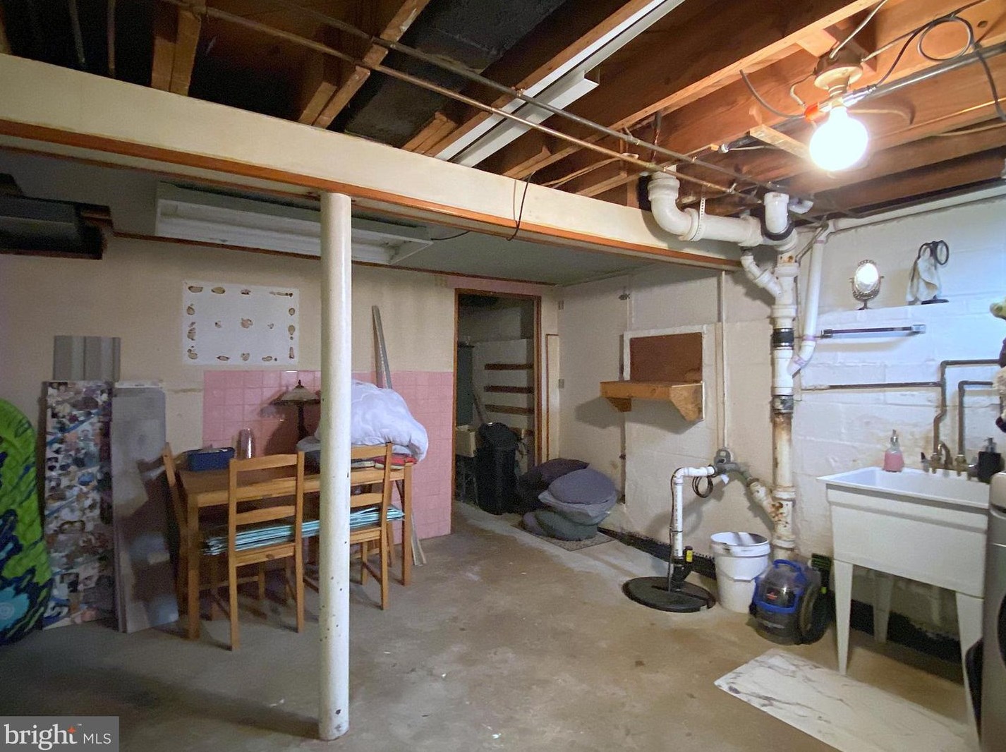 404 Taylor Ave, Baltimore MD 21228-2200 exterior