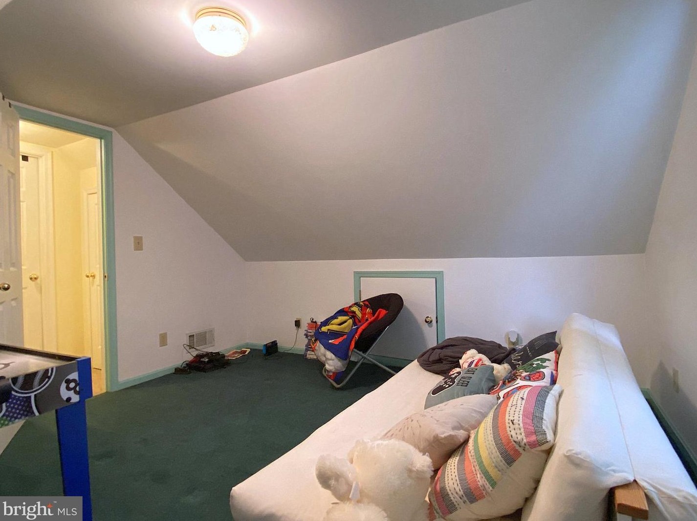 404 Taylor Ave, Baltimore MD 21228-2200 exterior