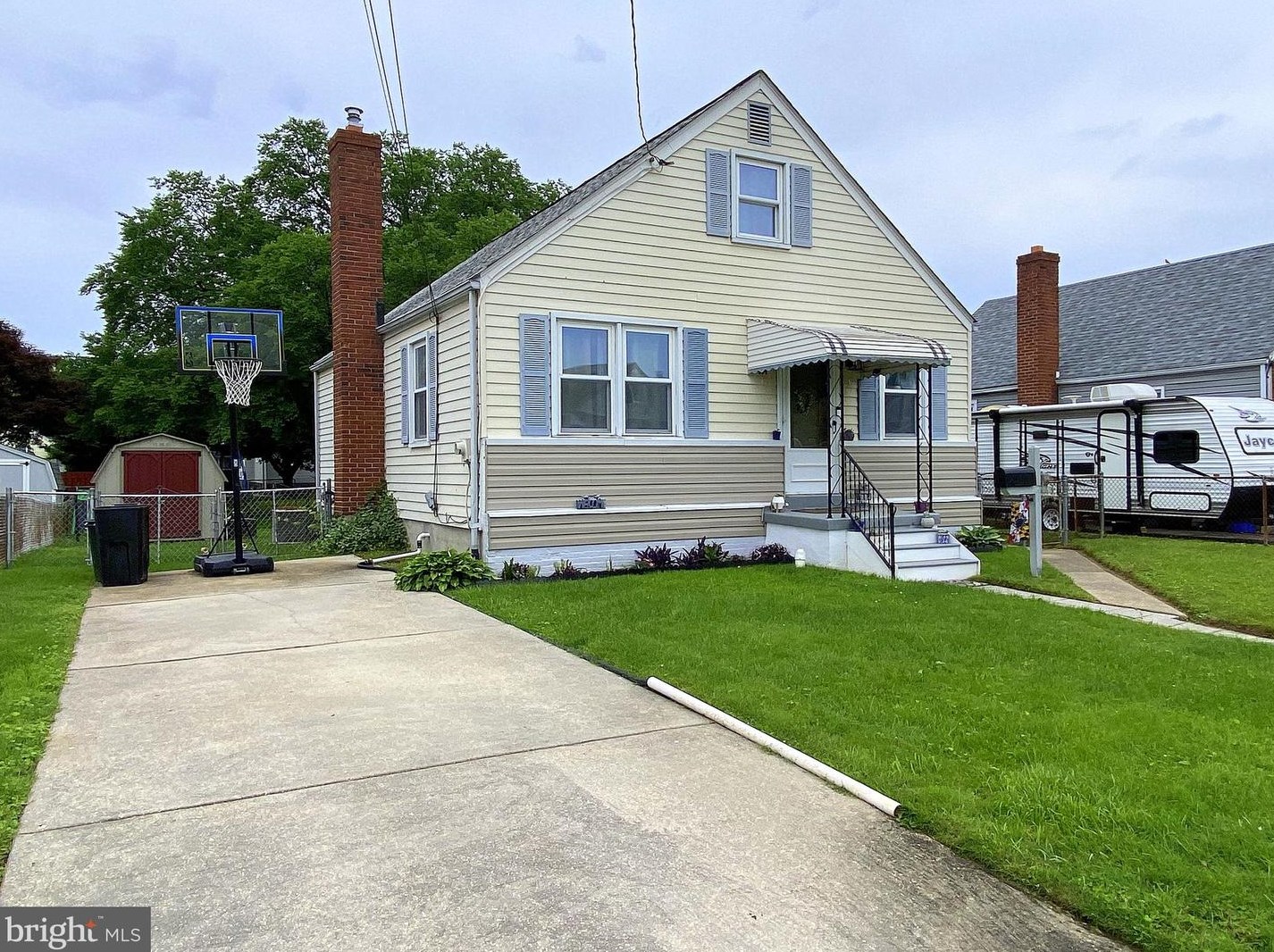 404 Taylor Ave, Baltimore MD 21228-2200 exterior