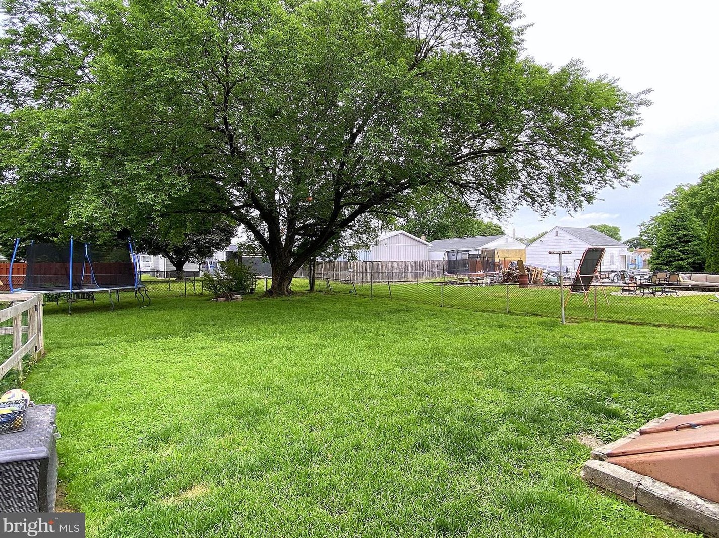 404 Taylor Ave, Baltimore MD 21228-2200 exterior