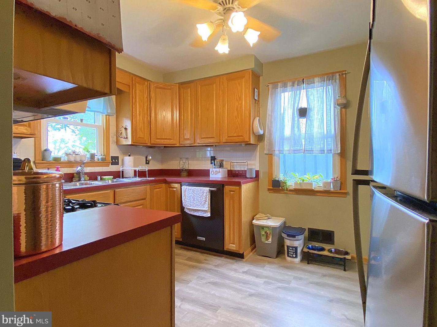 404 Taylor Ave, Baltimore MD 21228-2200 exterior