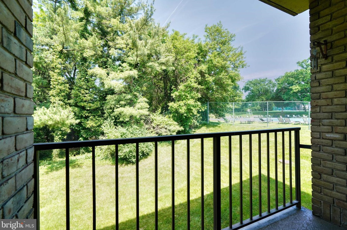 4 Choate Ct, Baltimore MD  21204-2724 exterior