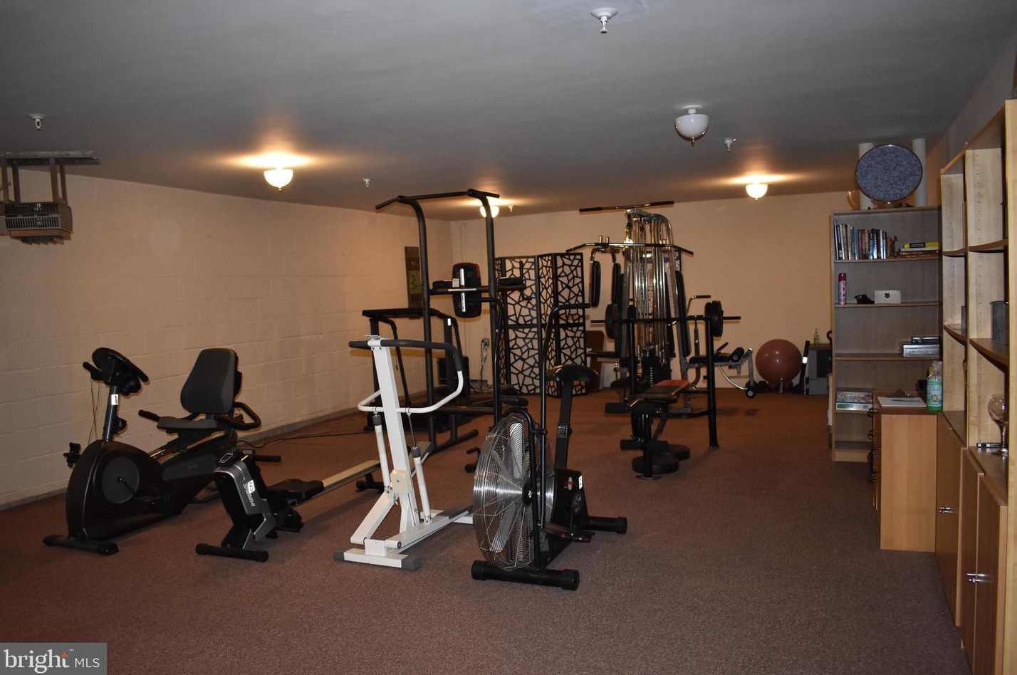 1 Bristol Hill Ct, Baltimore MD  21228-5904 exterior