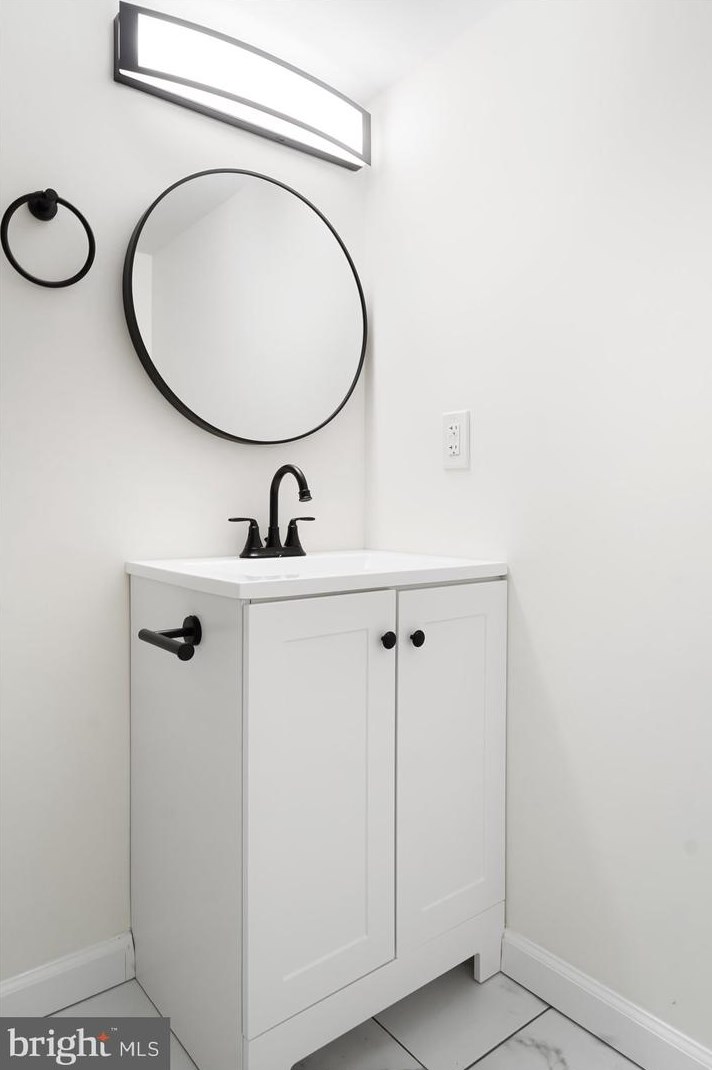 2816 New York Ave, Baltimore MD 21227-3727 exterior