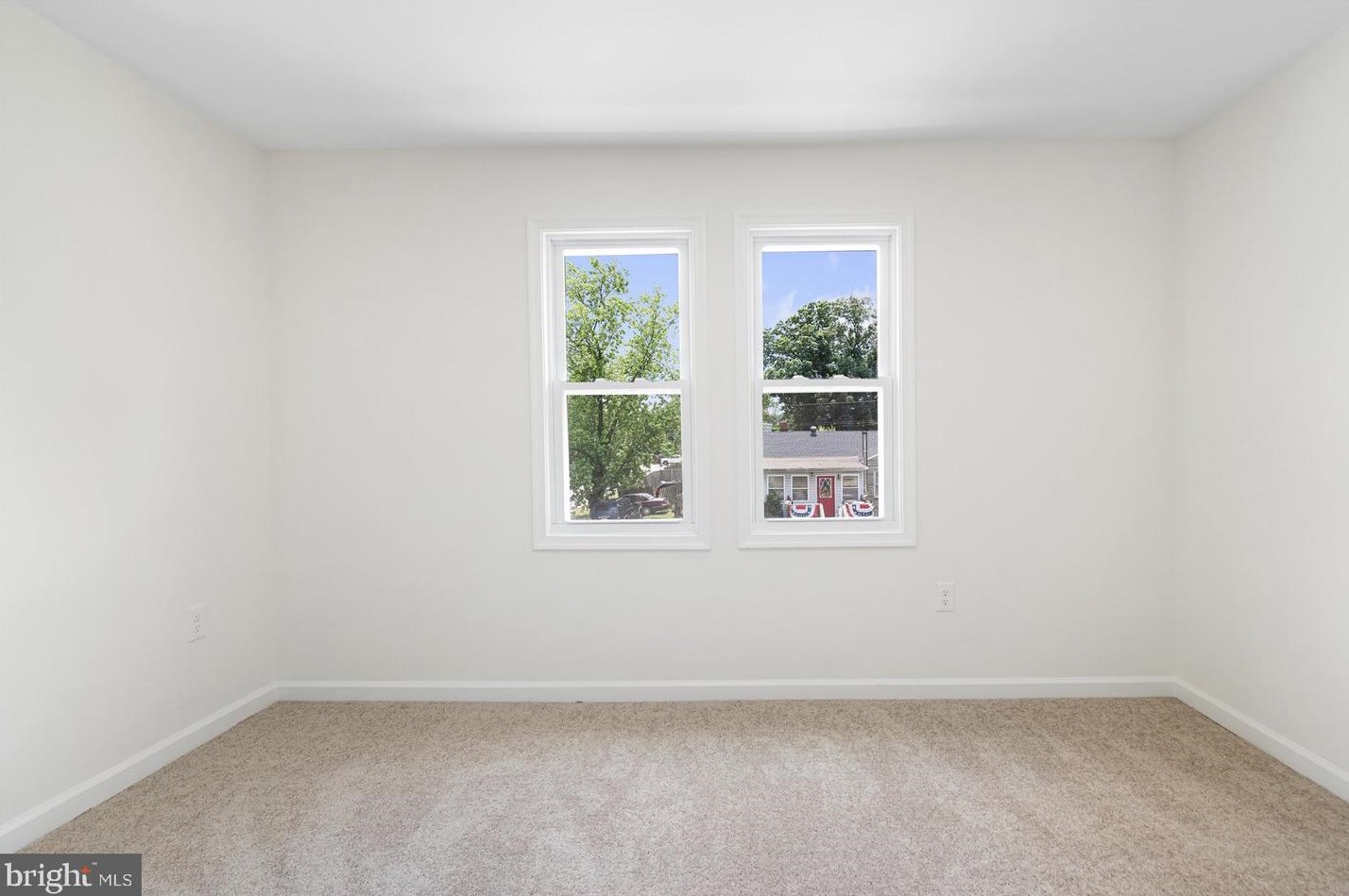 2816 New York Ave, Baltimore MD 21227-3727 exterior