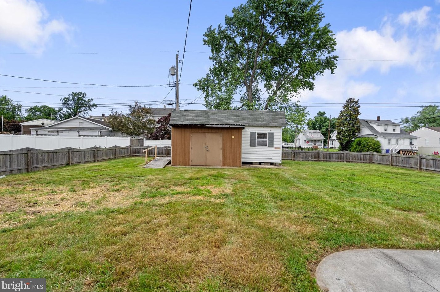 2816 New York Ave, Baltimore MD 21227-3727 exterior