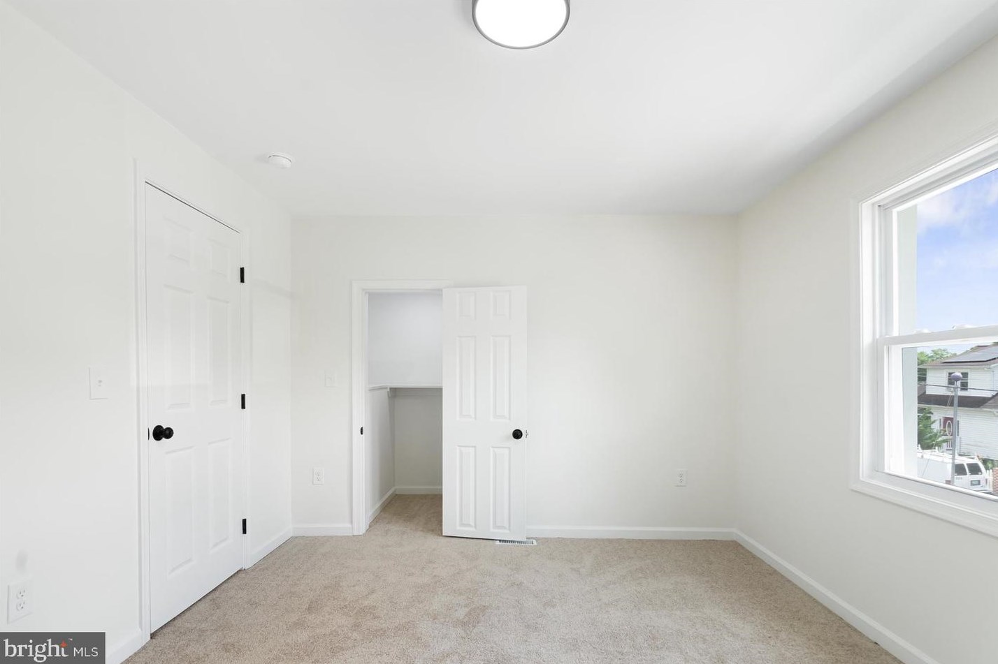 2816 New York Ave, Baltimore MD 21227-3727 exterior