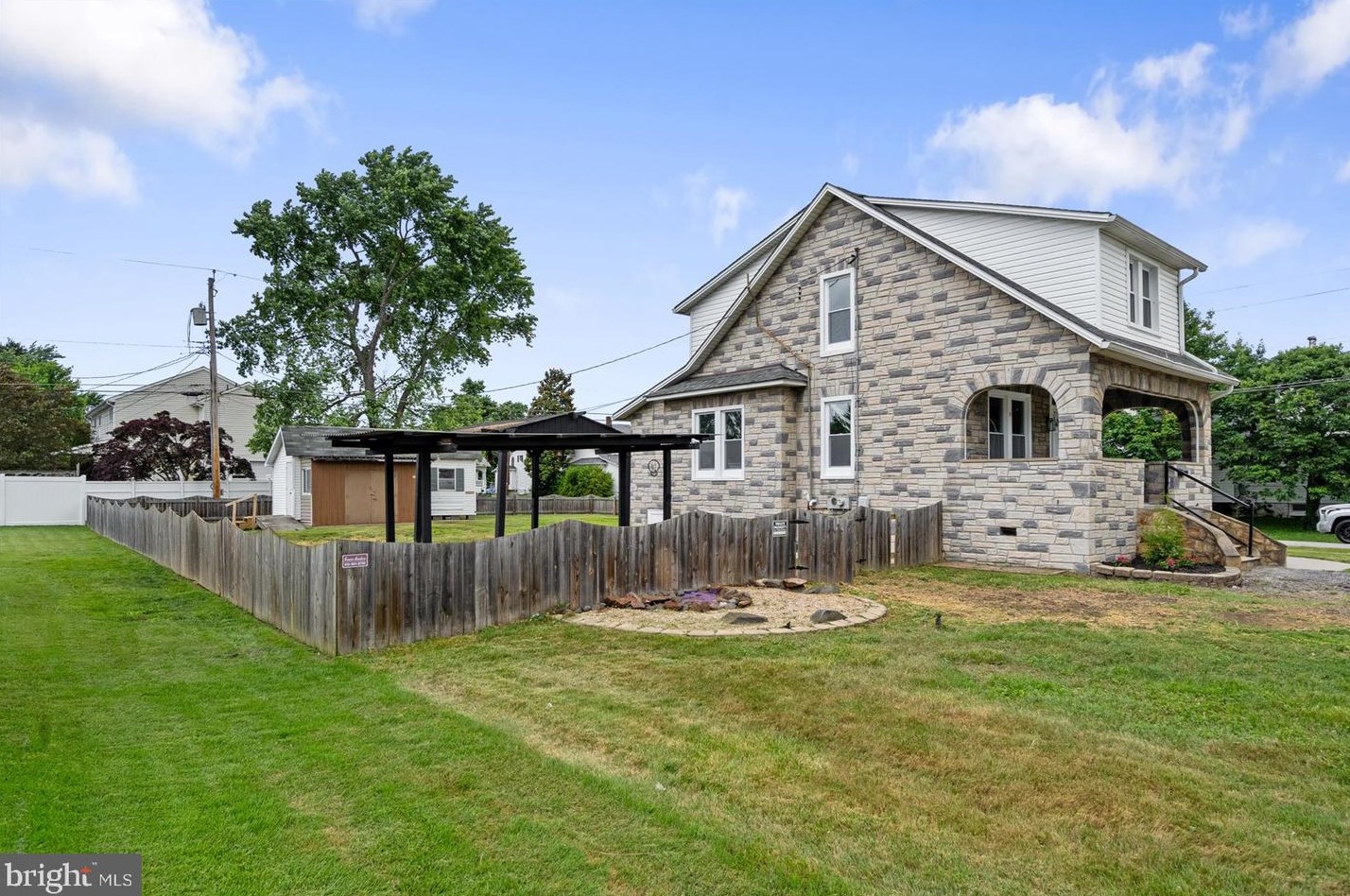 2816 New York Ave, Baltimore MD 21227-3727 exterior