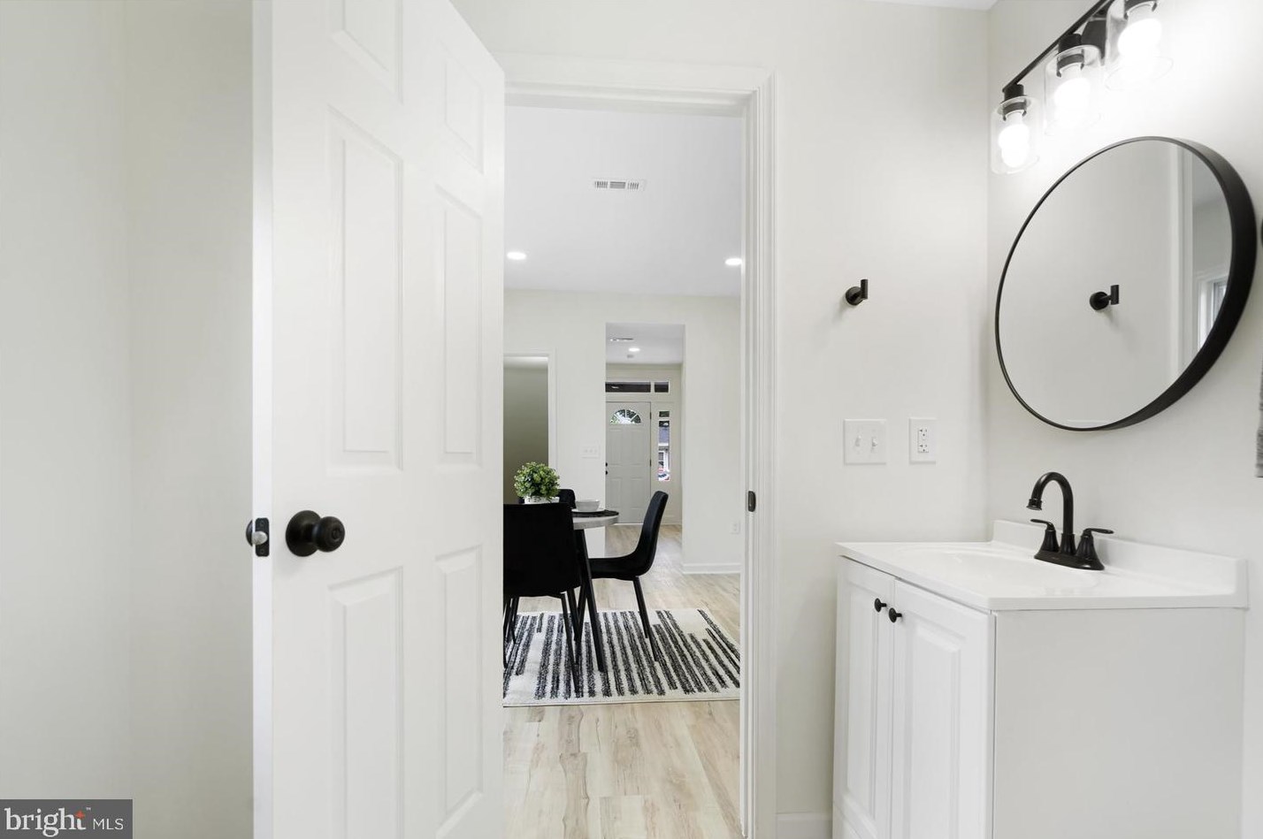 2816 New York Ave, Baltimore MD 21227-3727 exterior