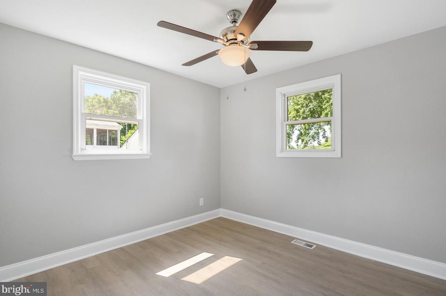 911 Rosedale Ave, Baltimore MD 21237-2728 exterior