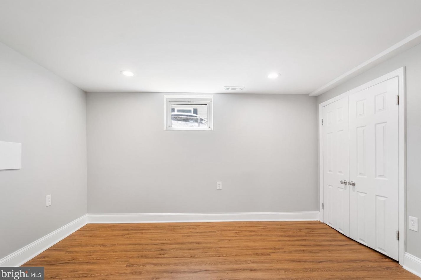 911 Rosedale Ave, Baltimore MD 21237-2728 exterior