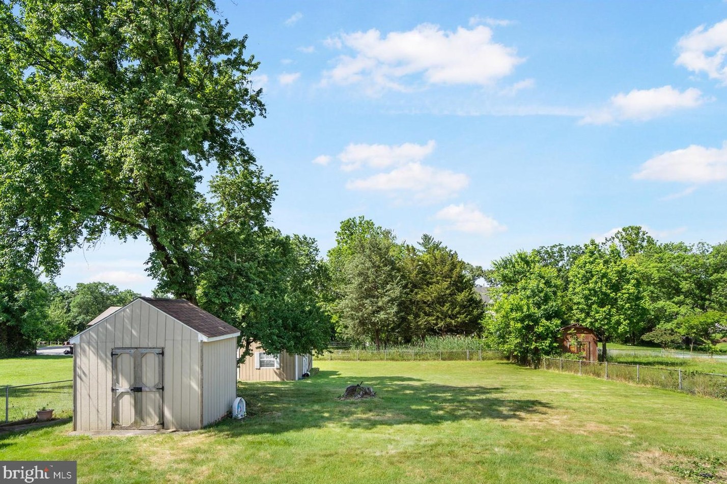 911 Rosedale Ave, Baltimore MD 21237-2728 exterior