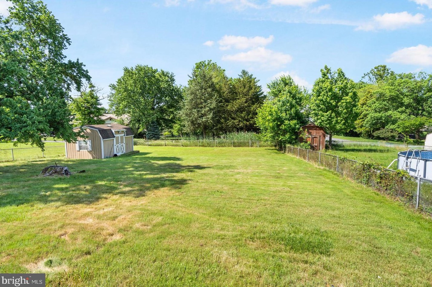 911 Rosedale Ave, Baltimore MD 21237-2728 exterior