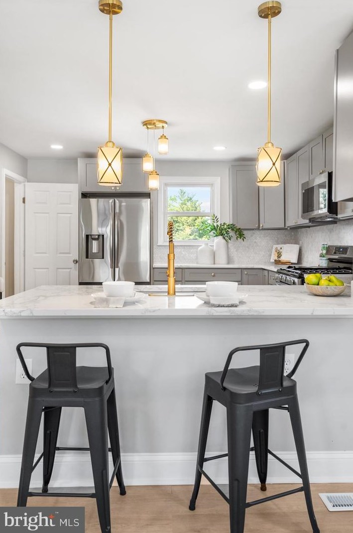 911 Rosedale Ave, Baltimore MD 21237-2728 exterior