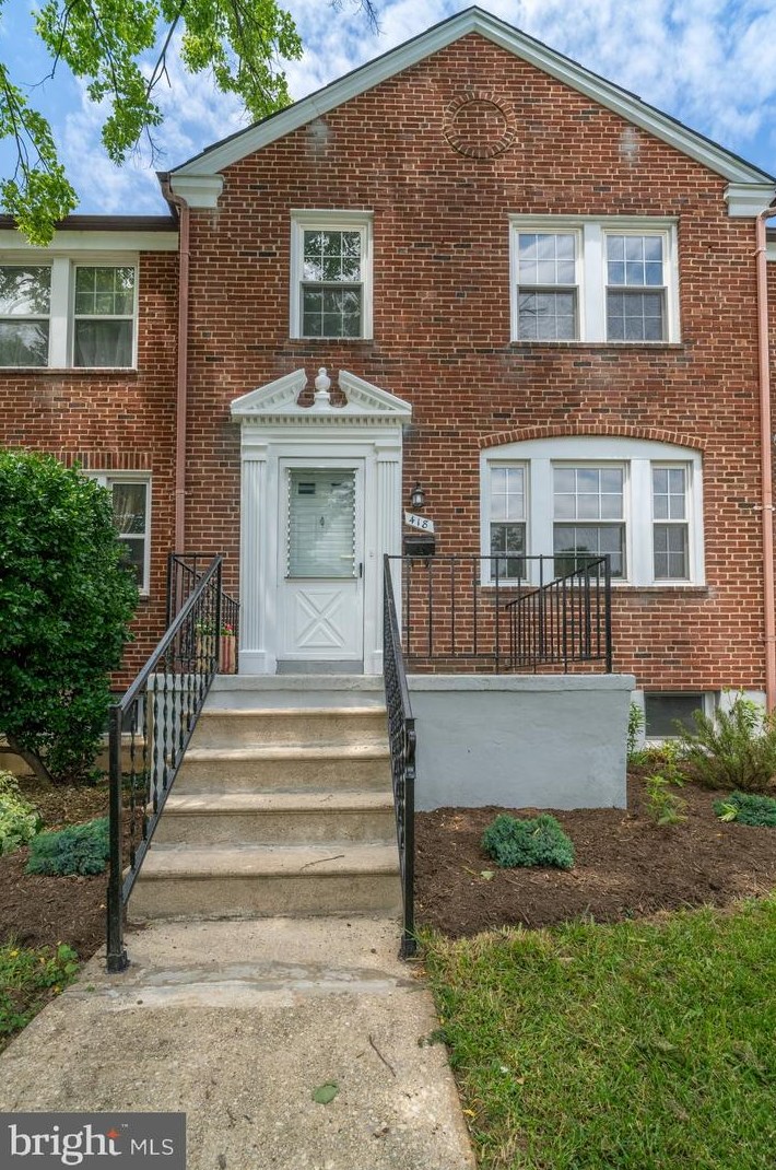 418 Stratford Rd, Baltimore MD  21228-1846 exterior
