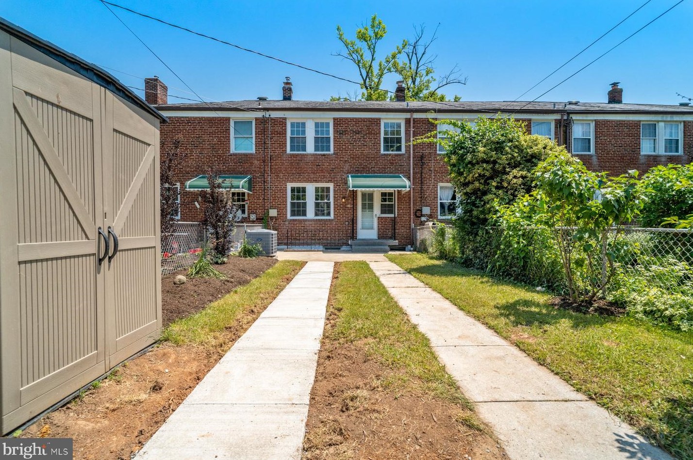 418 Stratford Rd, Baltimore MD  21228-1846 exterior